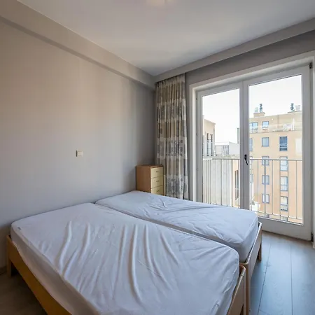 Sablon 501 Seafront In Apartment